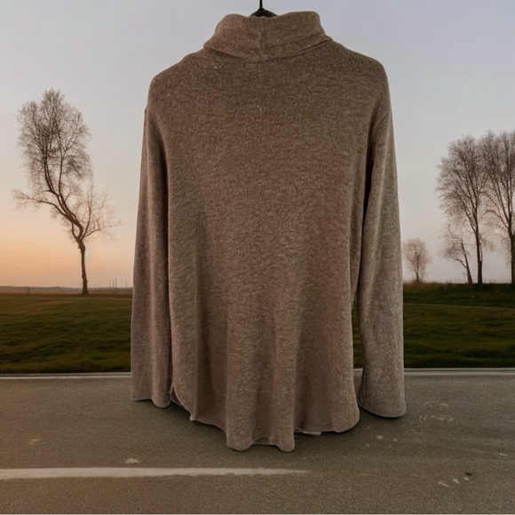 Cowl Neck Tunic Sweater by Hailey & Co - Size Large - Picture 5 of 12